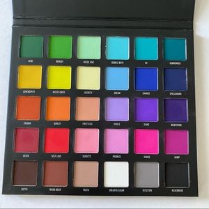 Blend Bunny Blends Palette 30-pan All Matte Palette